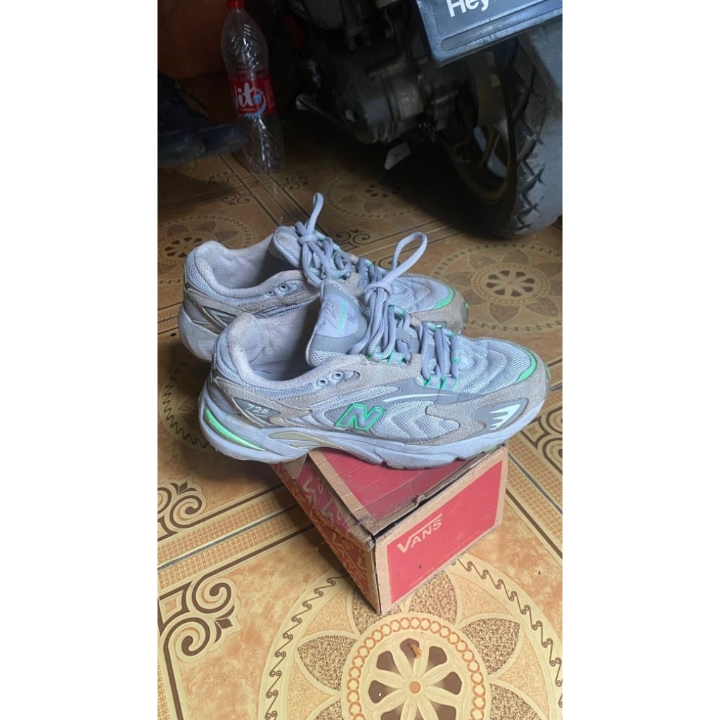 NB 725 grey size 41,5/26cm