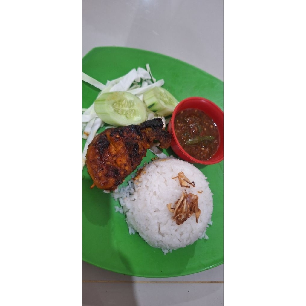 nasi uduk ayam bakar