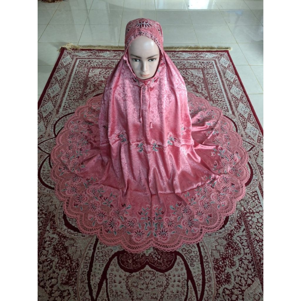 mukena premium bahan sutra import, mukena bordir Kerancang mesin hitam khas Bukittinggi