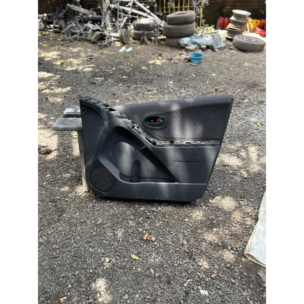 panel pintu doortrim yaris bakpao kanan original