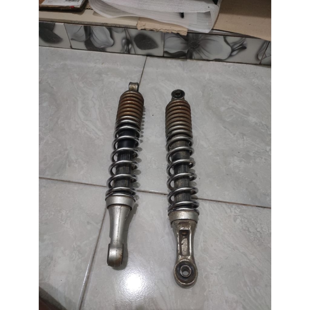 Shock/skok belakang original copotan karisma