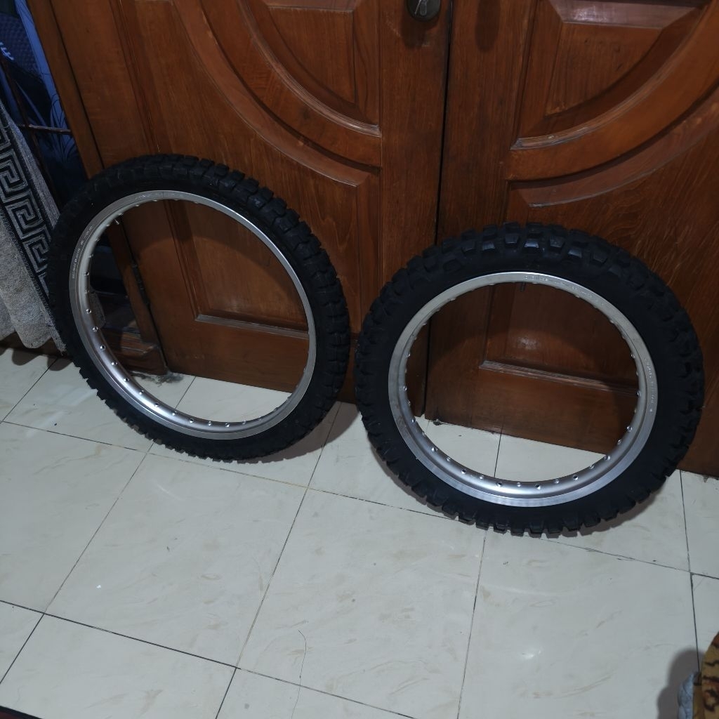 Velg Yamaha WR 155 Original Copotan Ban IRC Tebal Ring 21 Ring 18 Bawaan Dealer R21 R18 Second Bekas
