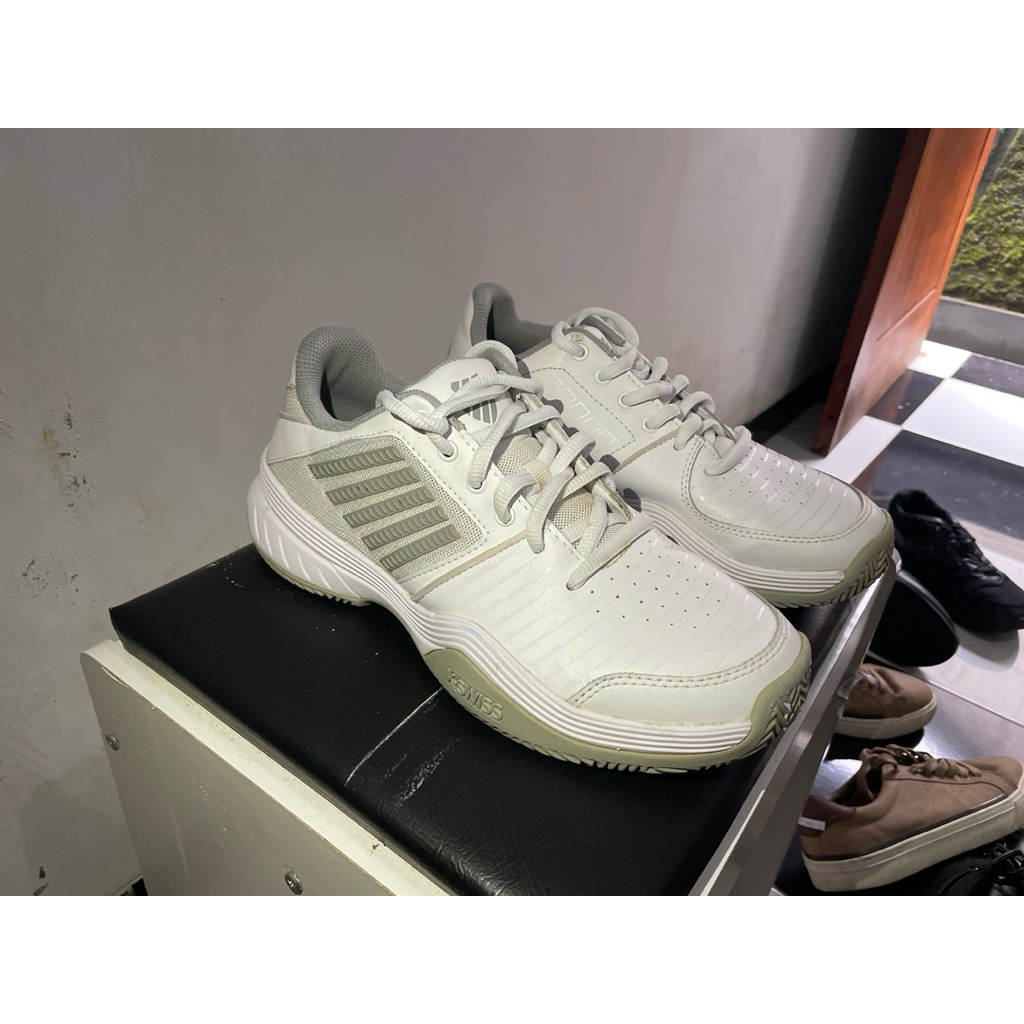 SEPATU TENNIS / OLAHRAGA K-SWISS ORYGINAL