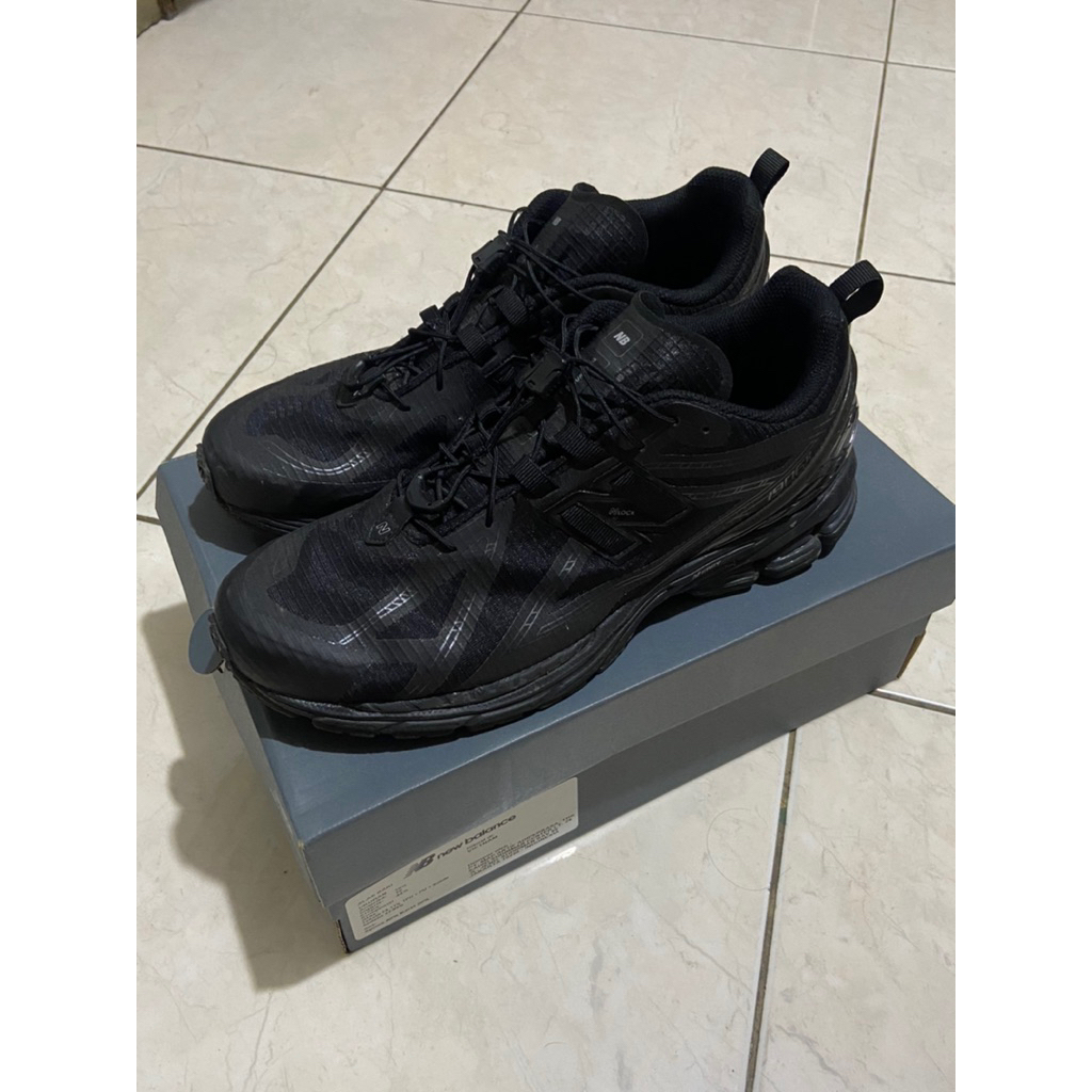 NB - New Balance 1906R Triple Black Magnet  Sz 44,5 Used - Very Good Condition