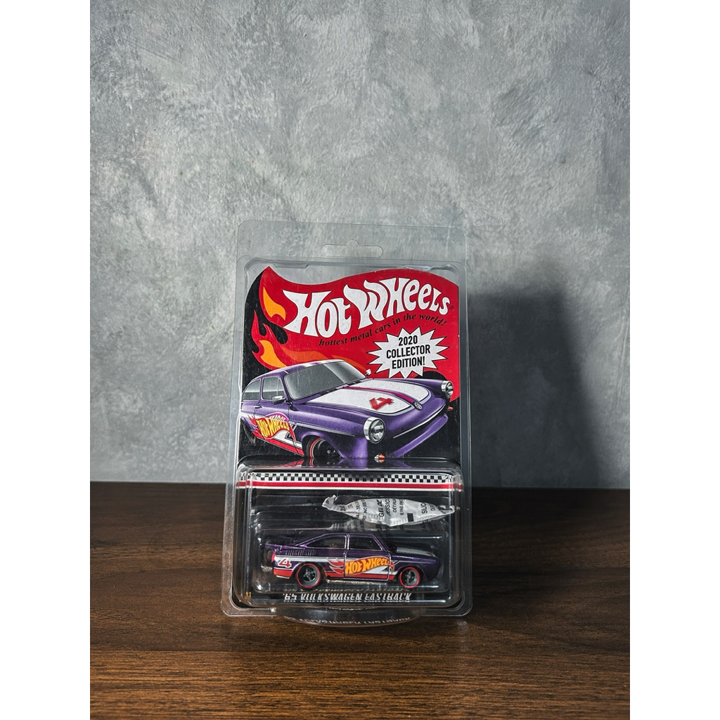 Hotwheels 2020 Collector Edition ‘65 Volkswagen Fastback + Free Protector