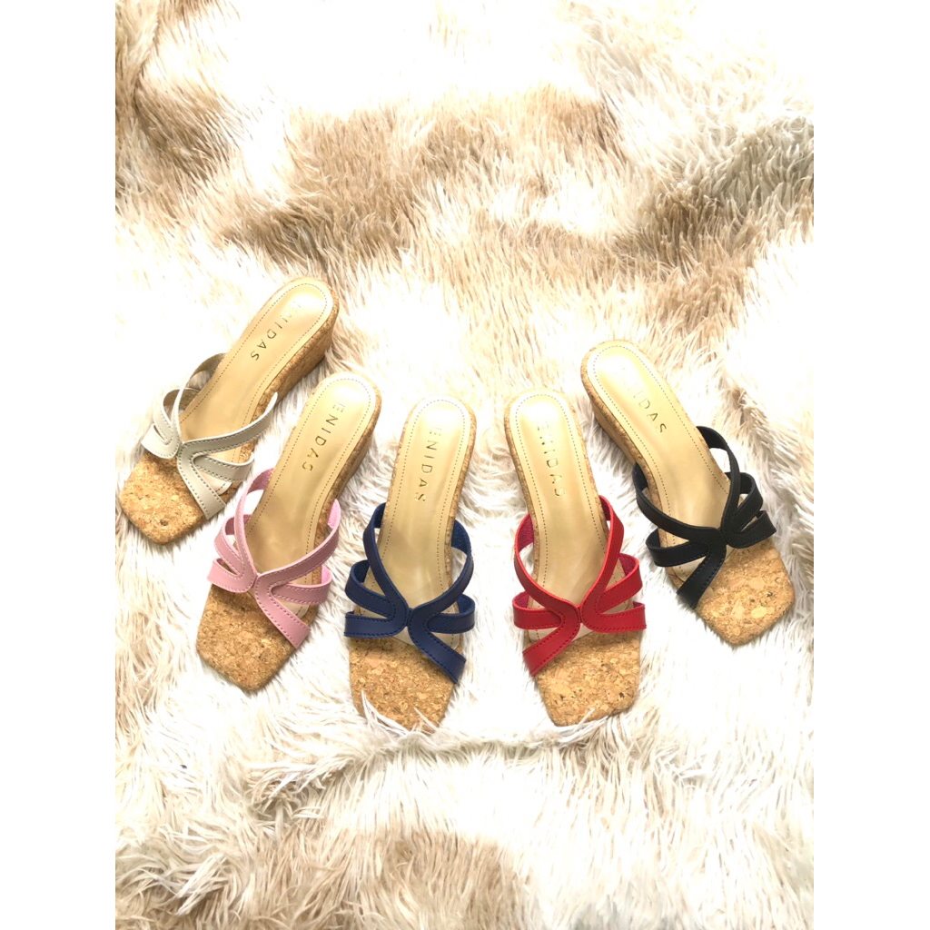 ENIDAS SENDAL WEDGES SAMPAN 2029