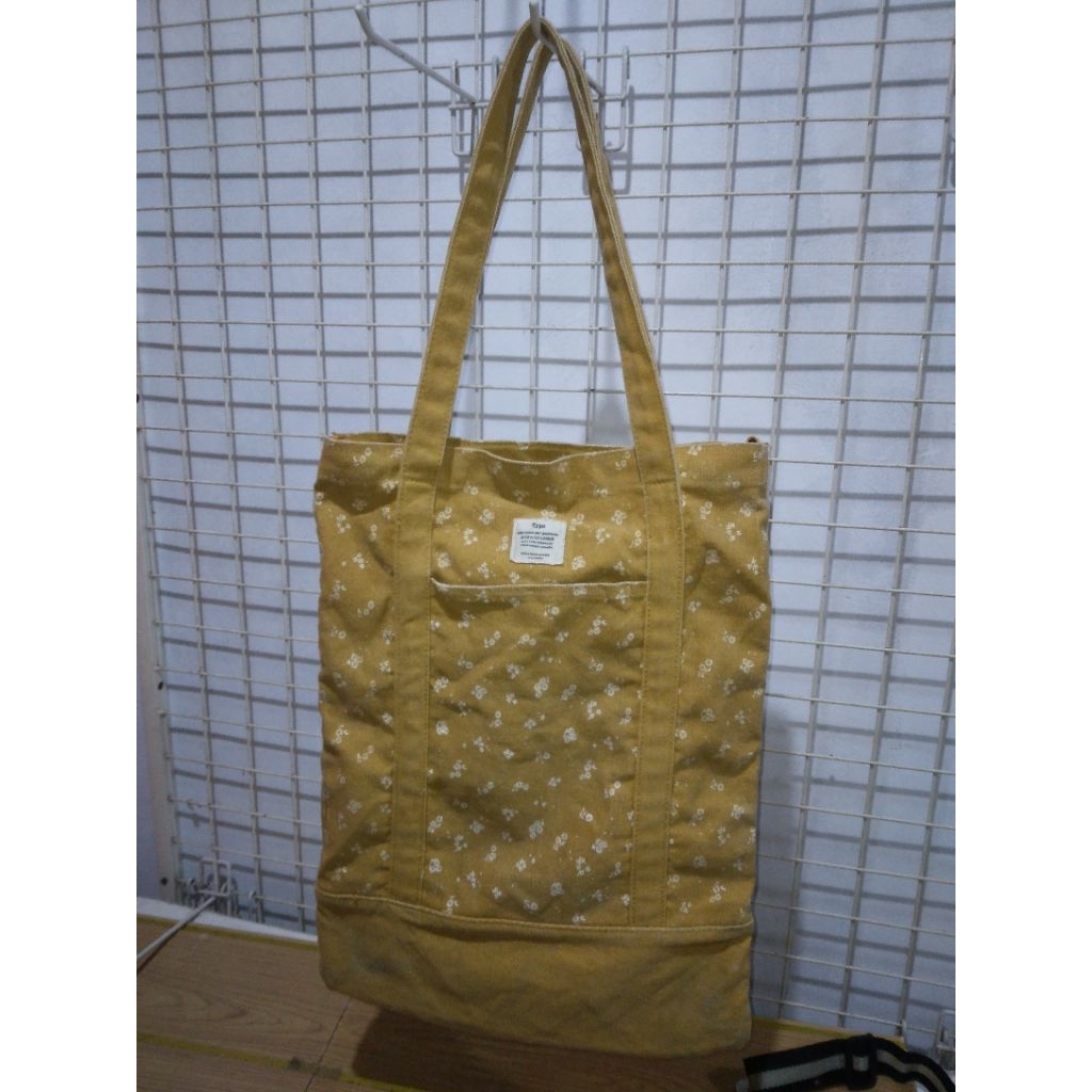 Typo yellow canvas tote bag- 32cm × 42xm