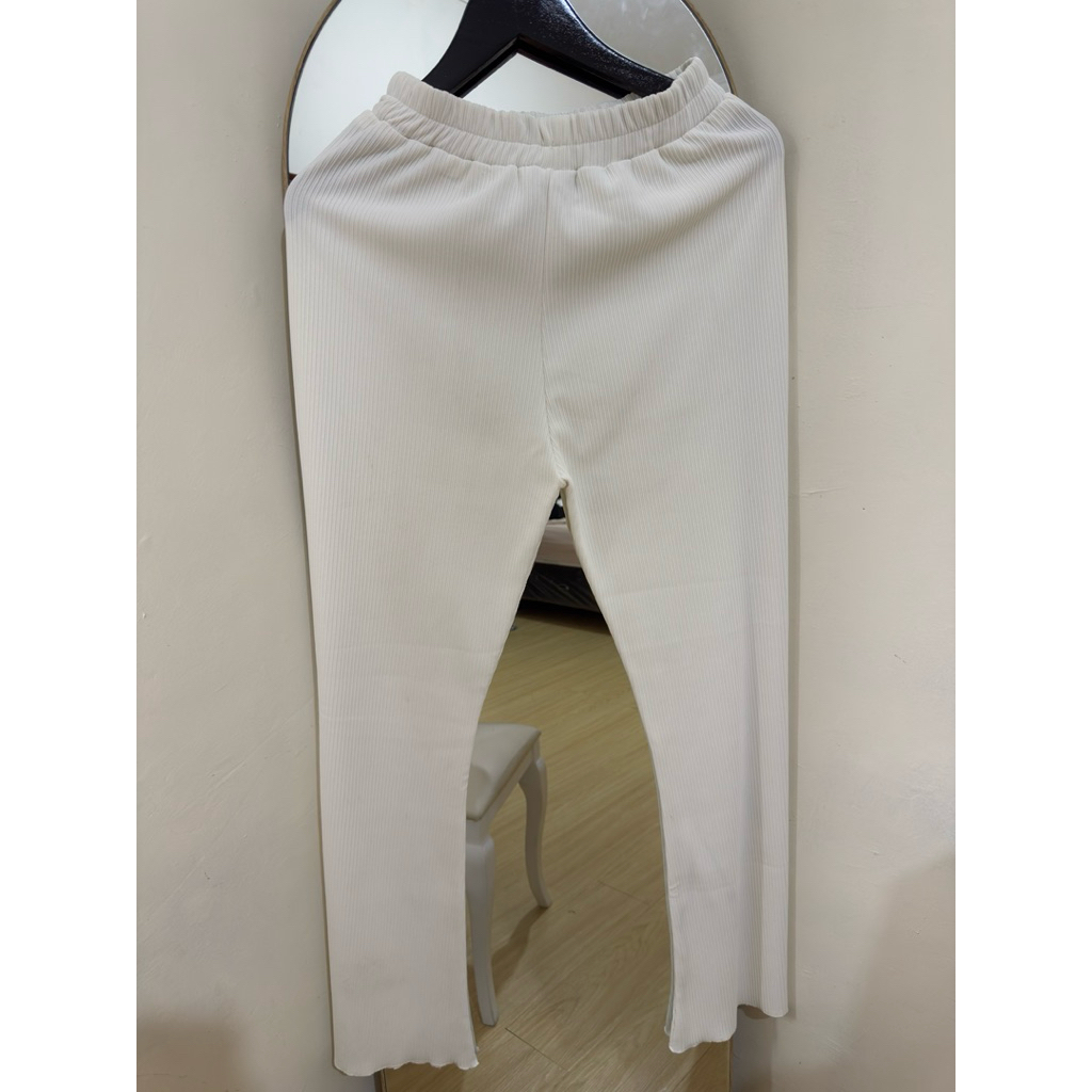 Preloved Knit Pants white