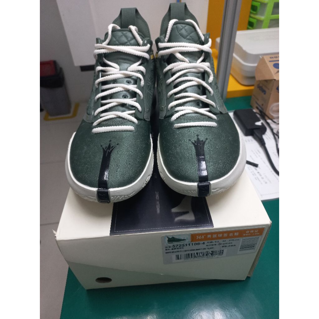 Sepatu basket 361 Joker 1 size 43