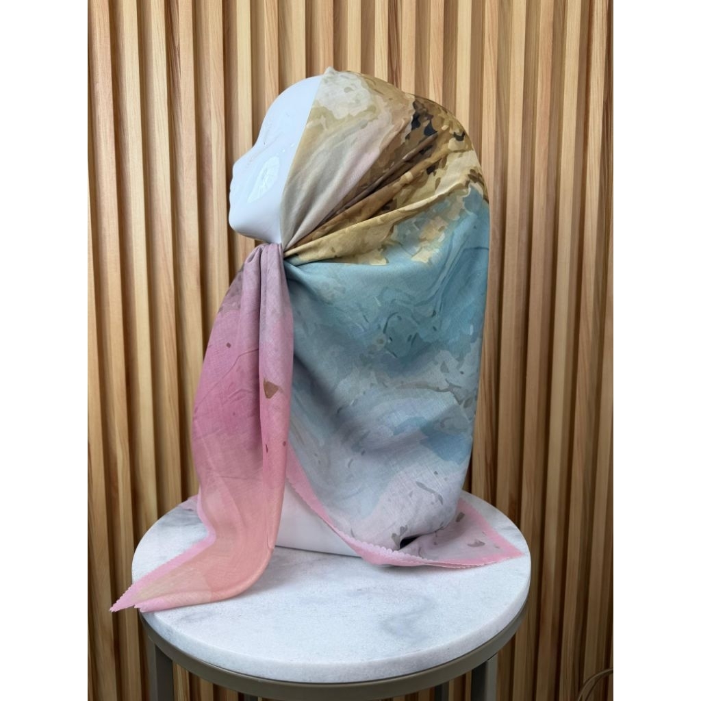 HIJAB SEGI EMPAT VOAL MOTIF MARMER CREAM TOSCA PINK