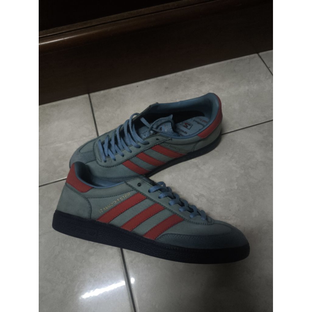 sepatu adidas gt manchester