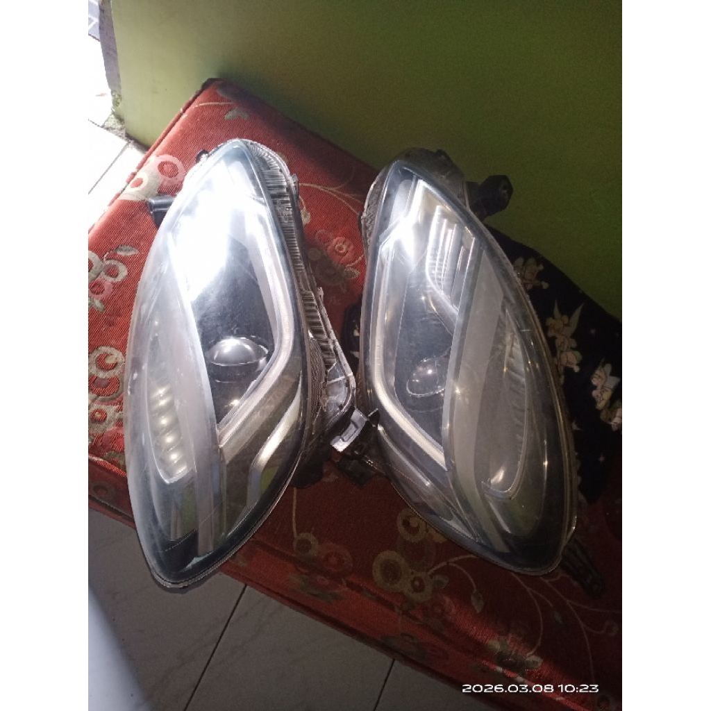 Headlamp Lampu Brio RS