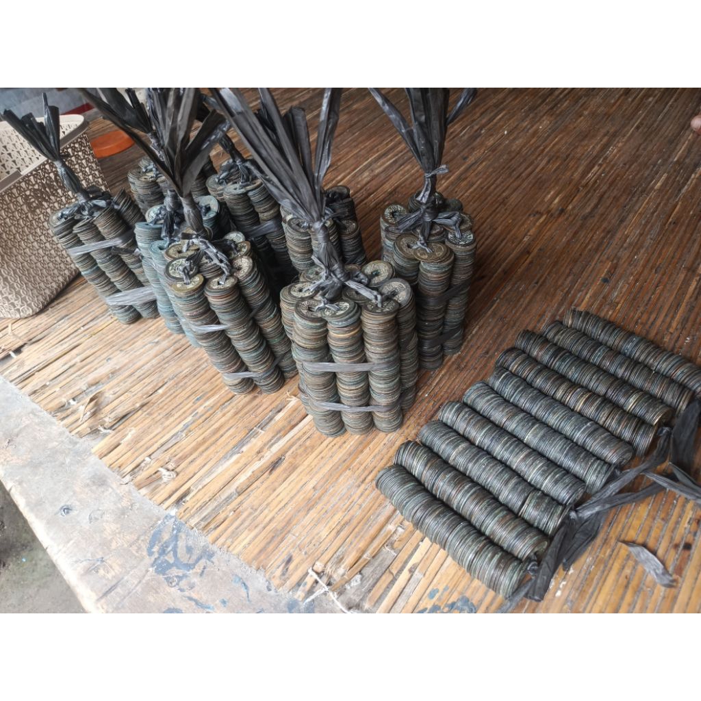 Uang bolong Satakan isi ( 200biji )asli KUNO  no KW