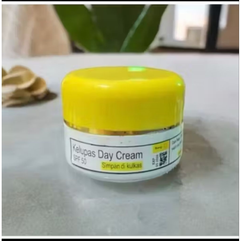 day cream kelupas spf 50 pencerah wajah