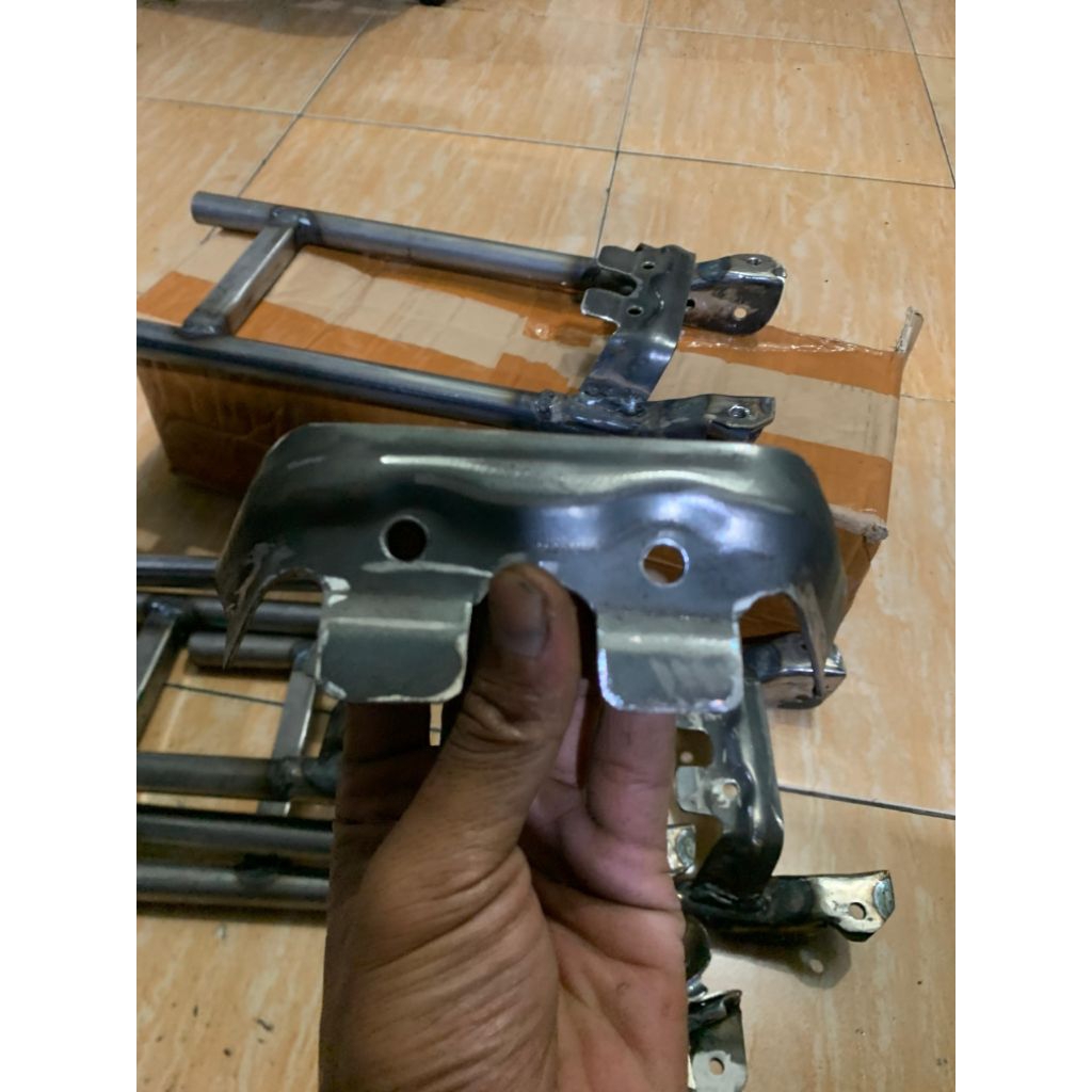 Rangka Belakang dudukan spakbor kolong rxking/rxs/yt115 bahan tebal