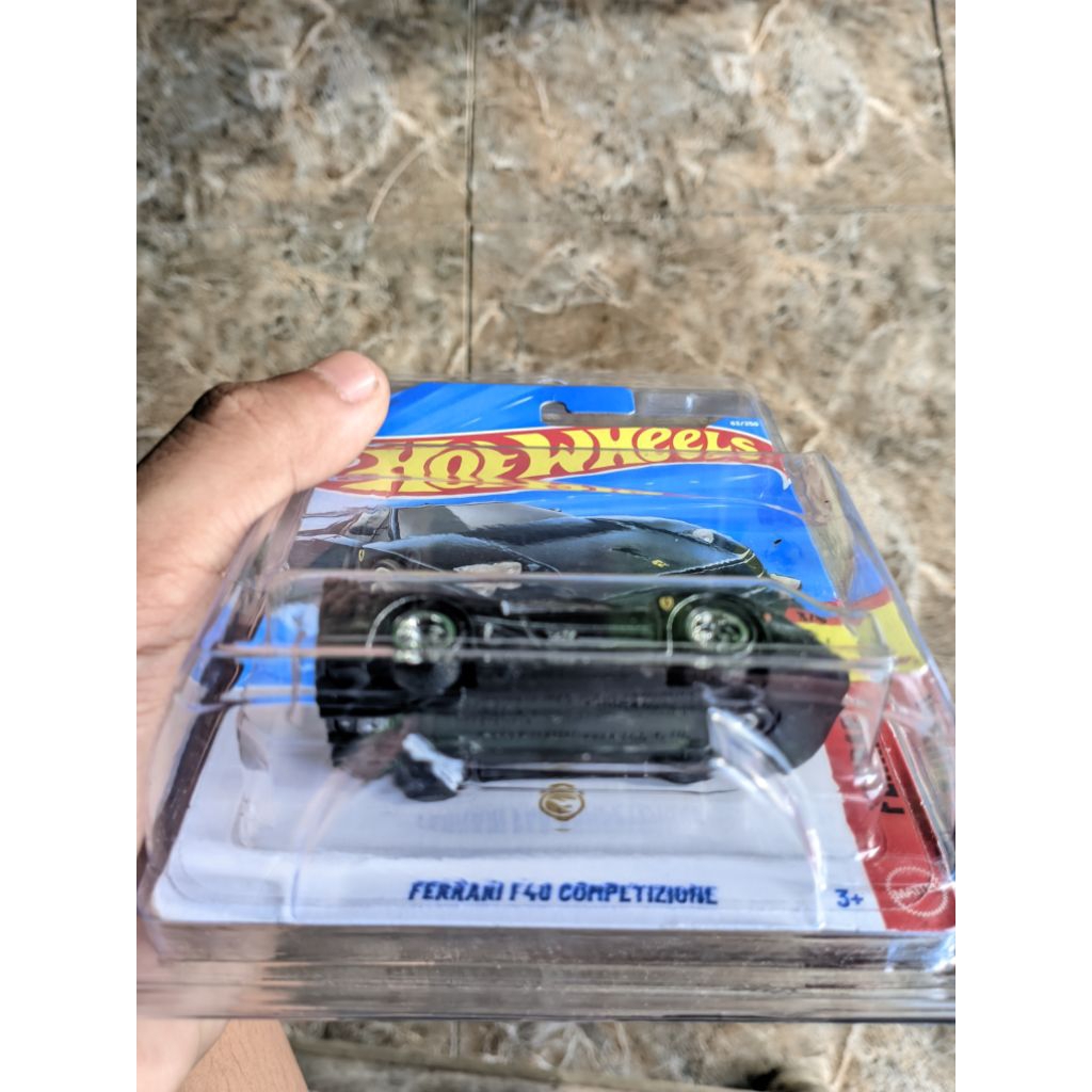 Super Treasure Hunt Ferrari F40 hitam original mattel mulus