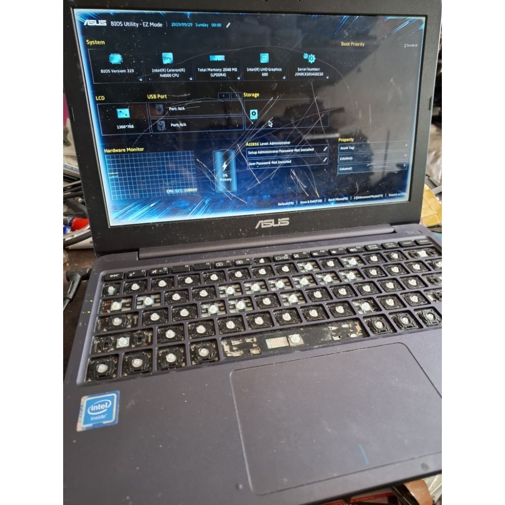 laptop asus E203m minus