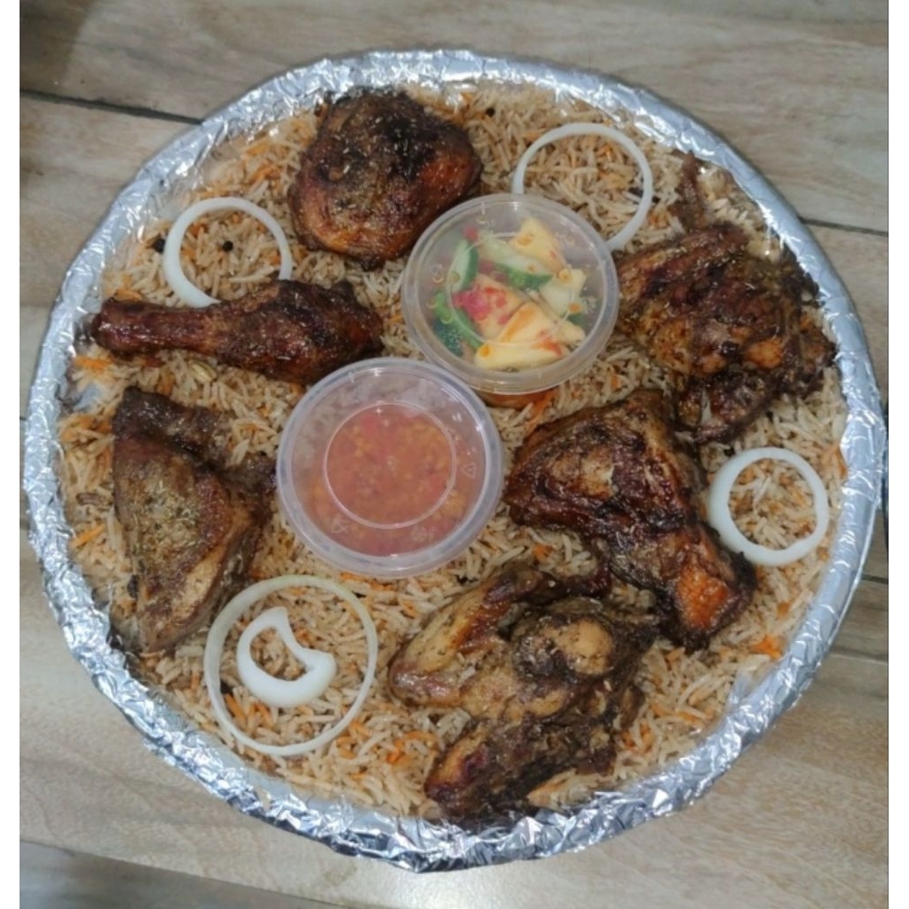 nasi kebuli ayam roasted hampers tampah / box