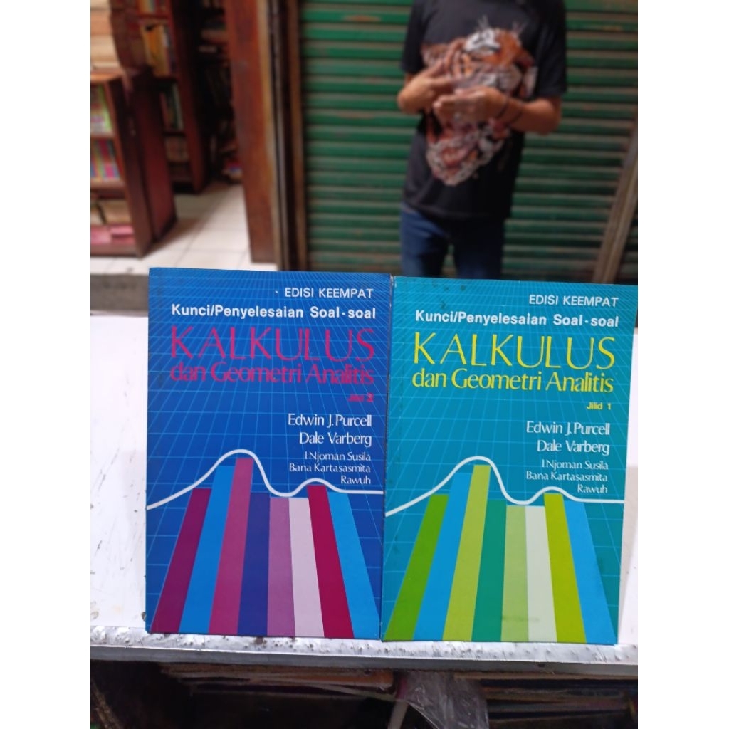 Buku Kunci Penyelesaian Soal Soal Kalkulus dan Geometri Analitis jilid 1 dan 3 Edisi 4 - Edwin J. Pu