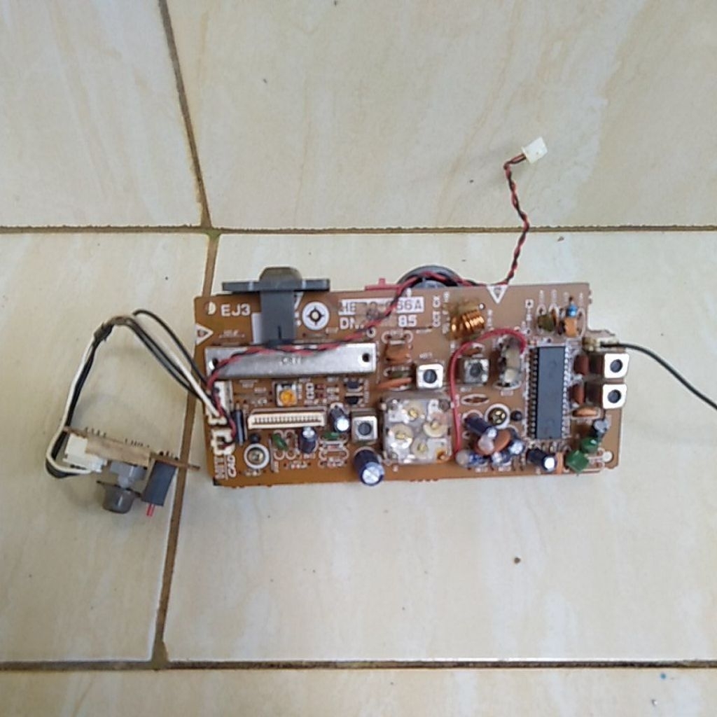 Radio FM/AM Copotan compo polytron grand DVD TEA5711