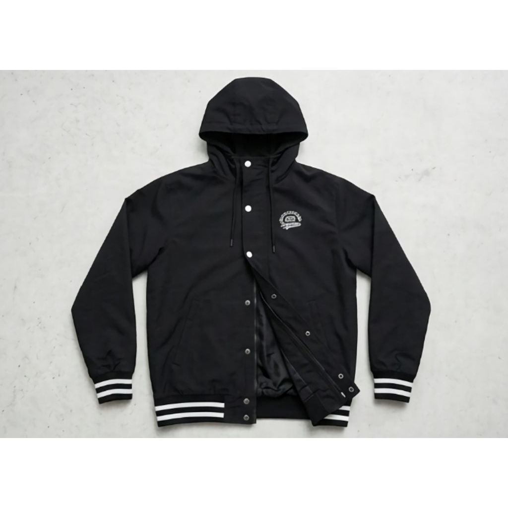 Dickies "Original Brand 1922" Hooded Coach Jacket atau Dickies Hooded Snap Varsity Jacket.