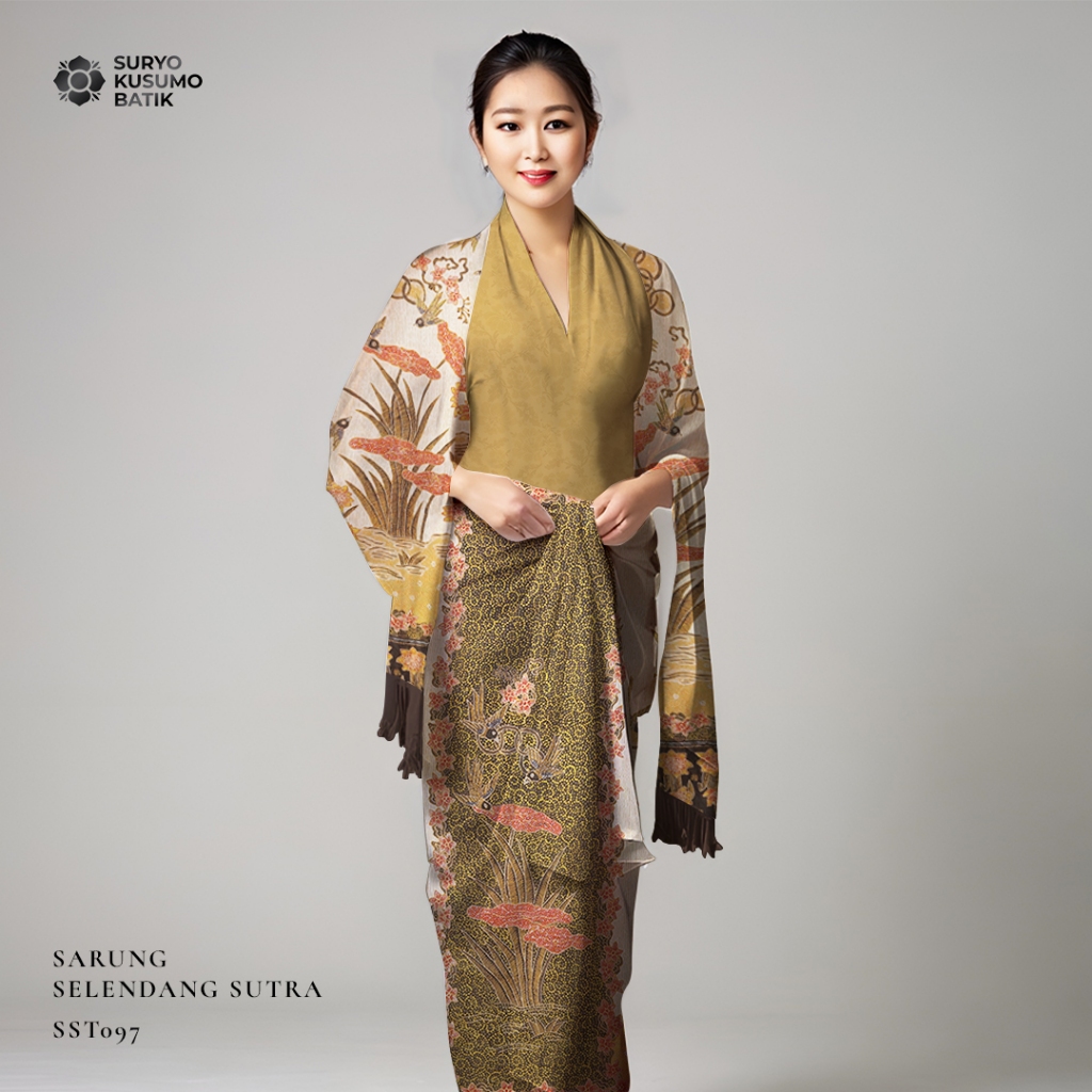 Suryo Kusumo Batik - Kain Batik Tulis Sarung Selendang Sutra Wanita  SLS5