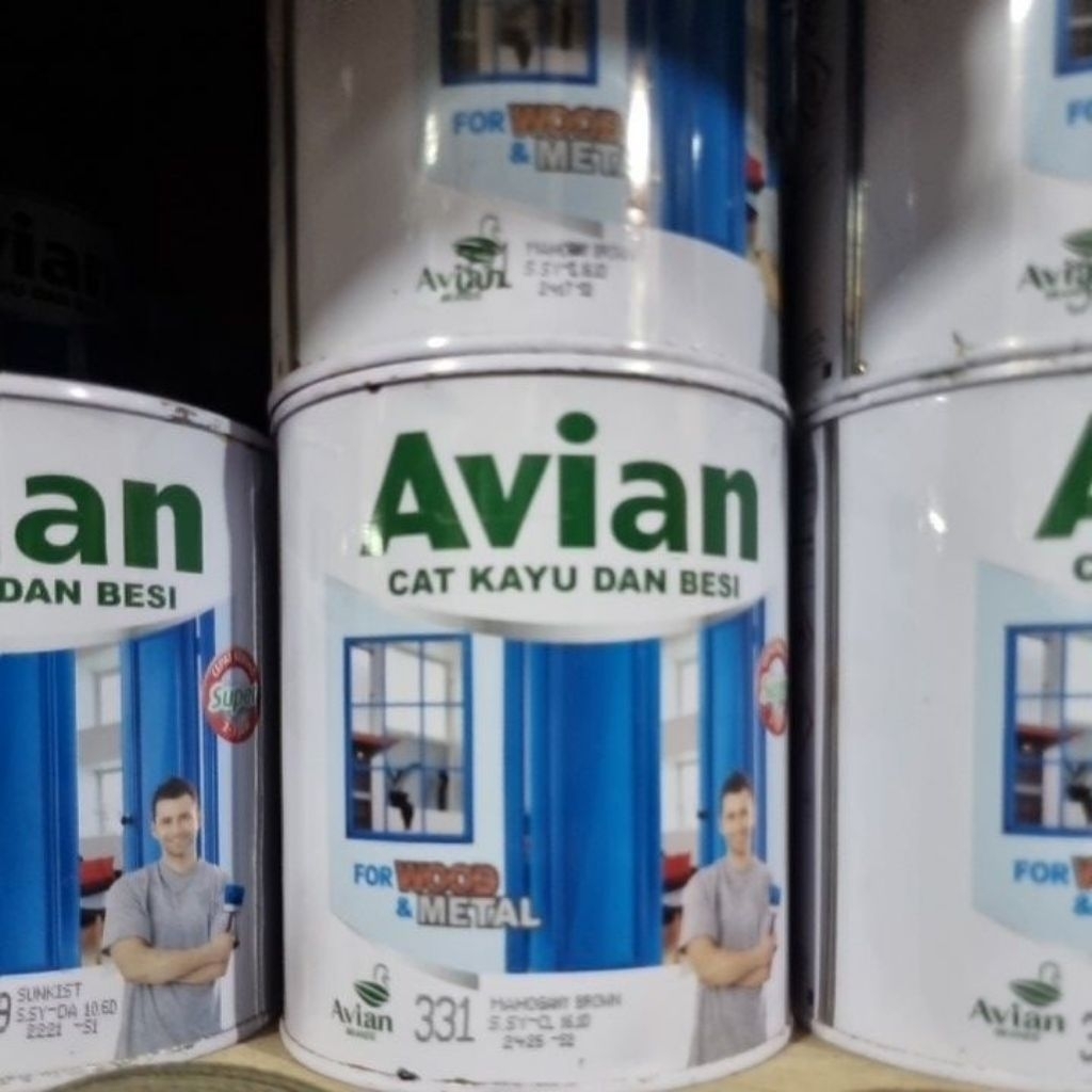 cat kayu dan besi avian 0.9liter