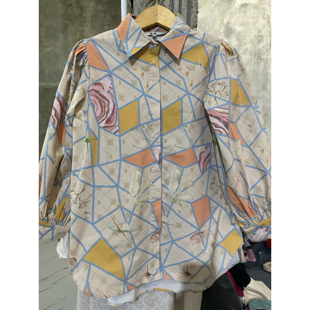 Preloved astera top buttonscarves x ria Miranda size S