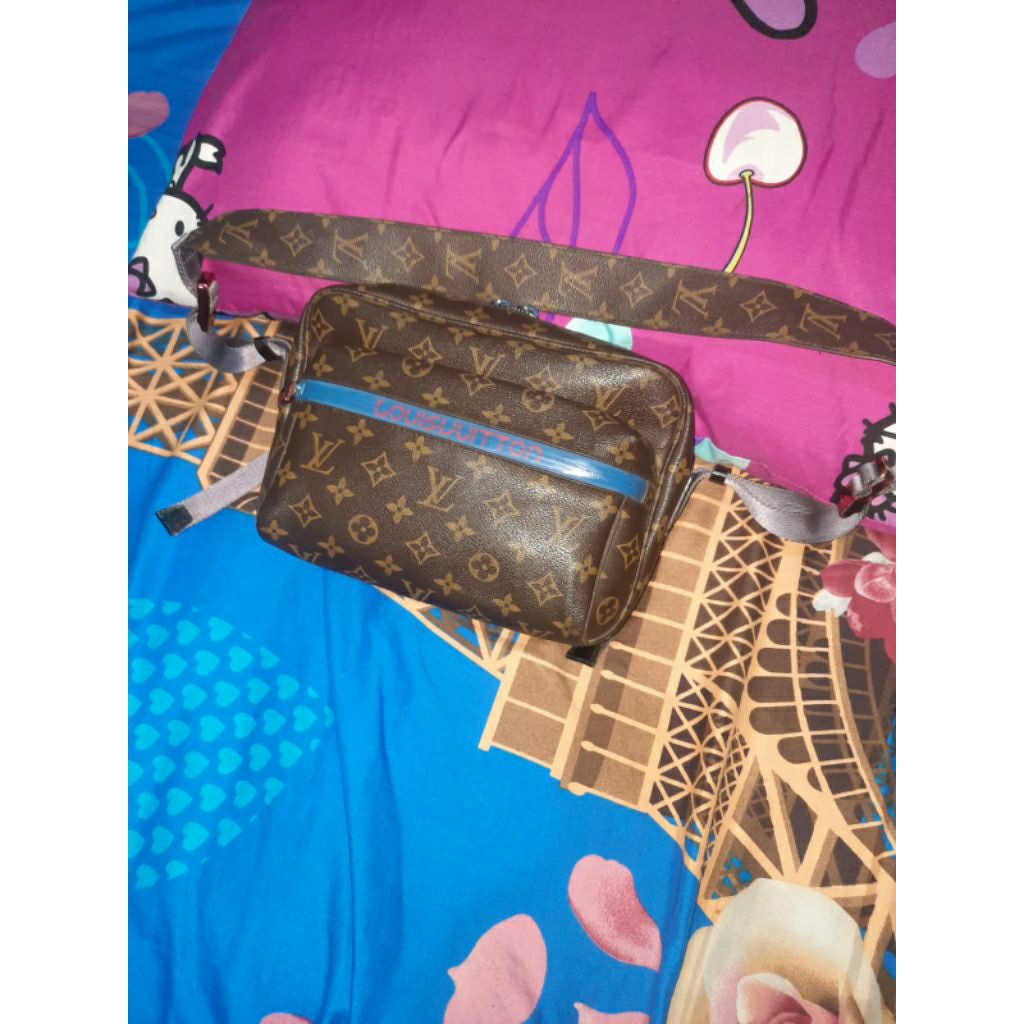 Tas Selempang Louis Vuitton massenger bag