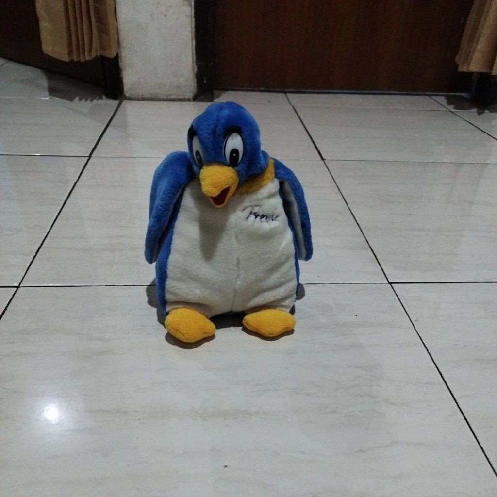 PRELOVED Boneka hewan pinguin