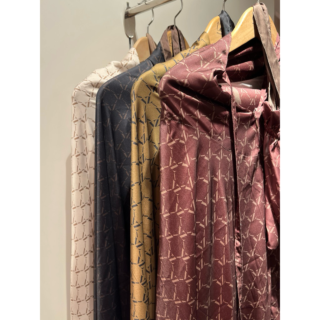 VZ Vivere Prayer Set (Mukena, Skirt, Prayer Mat, Pouch) Raya Collection Original by VIVI ZUBEDI