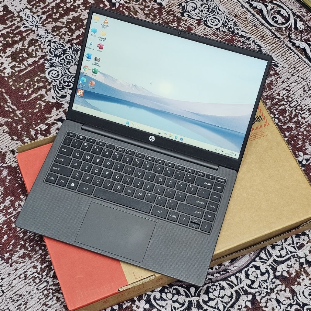 Laptop HP 245 G10 AMD Ryzen 3-7320U RAM 8GB SSD 256GB Model Tipis windows slim generasi Terbaru