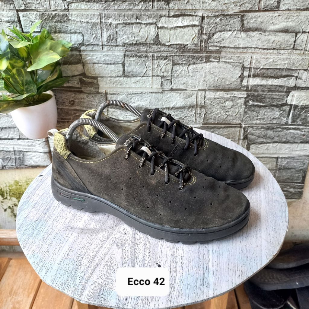 Sepatu second kulit merk Ecco size42 insol27,5cm