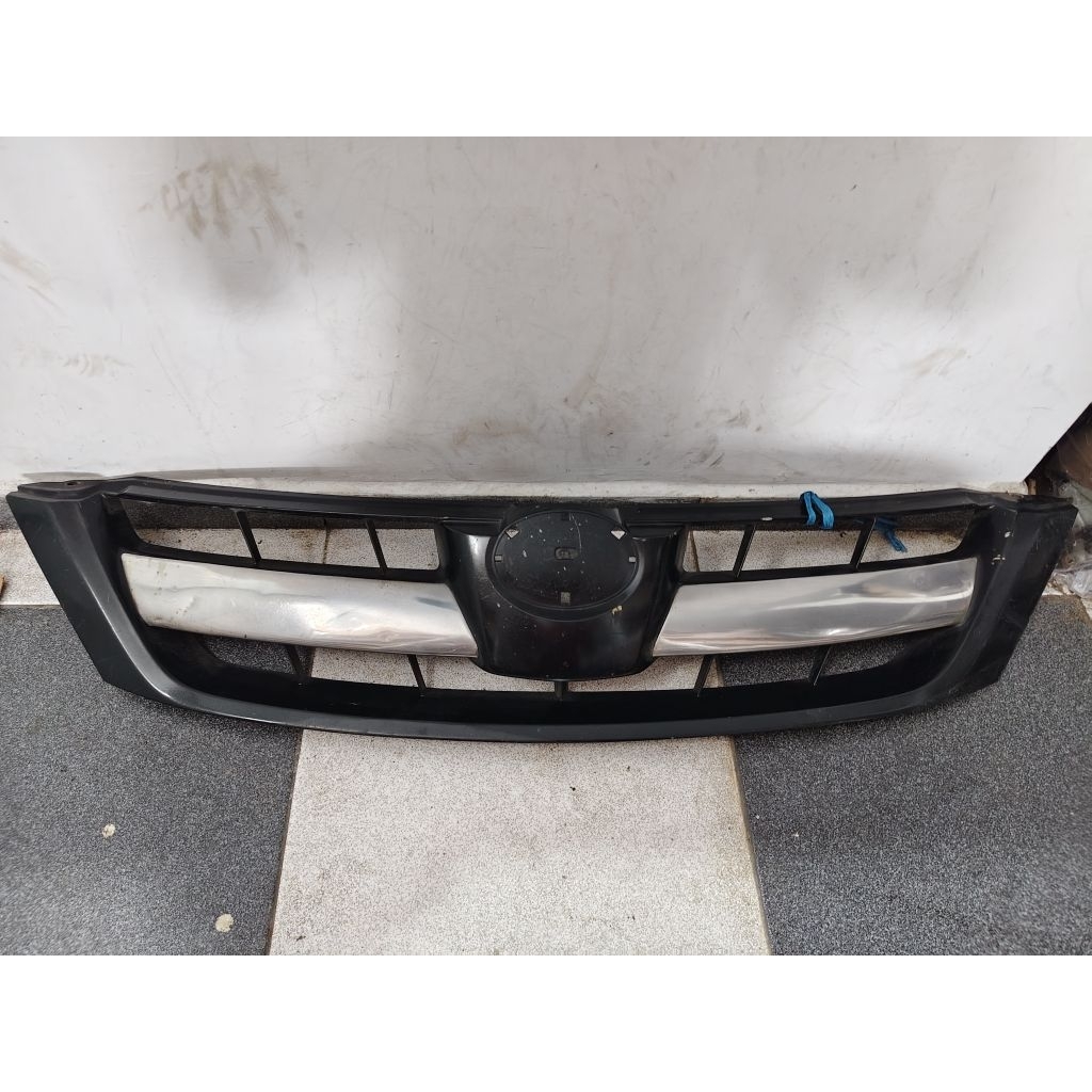 grill gril depan inova 2004-2007 original copotan