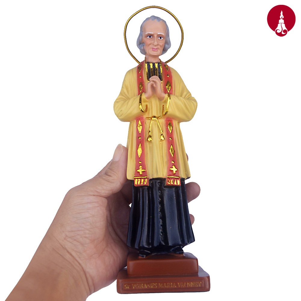 Patung Santo Yohanes Maria Vianney Miniatur Pakaian Klerus Warna Kuning Merah Hitam Size 23