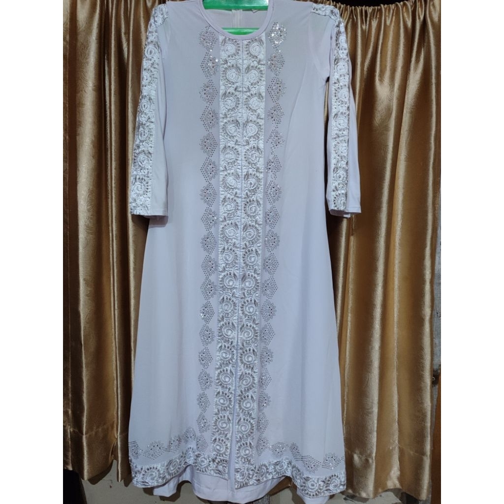 PRELOVED ABAYA PUTIH