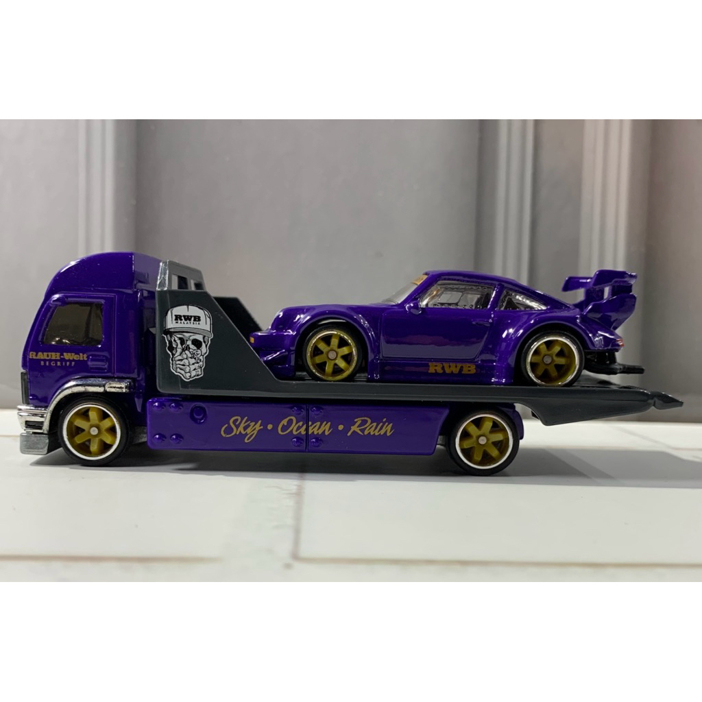 Hotwheels team transport porsche rwb