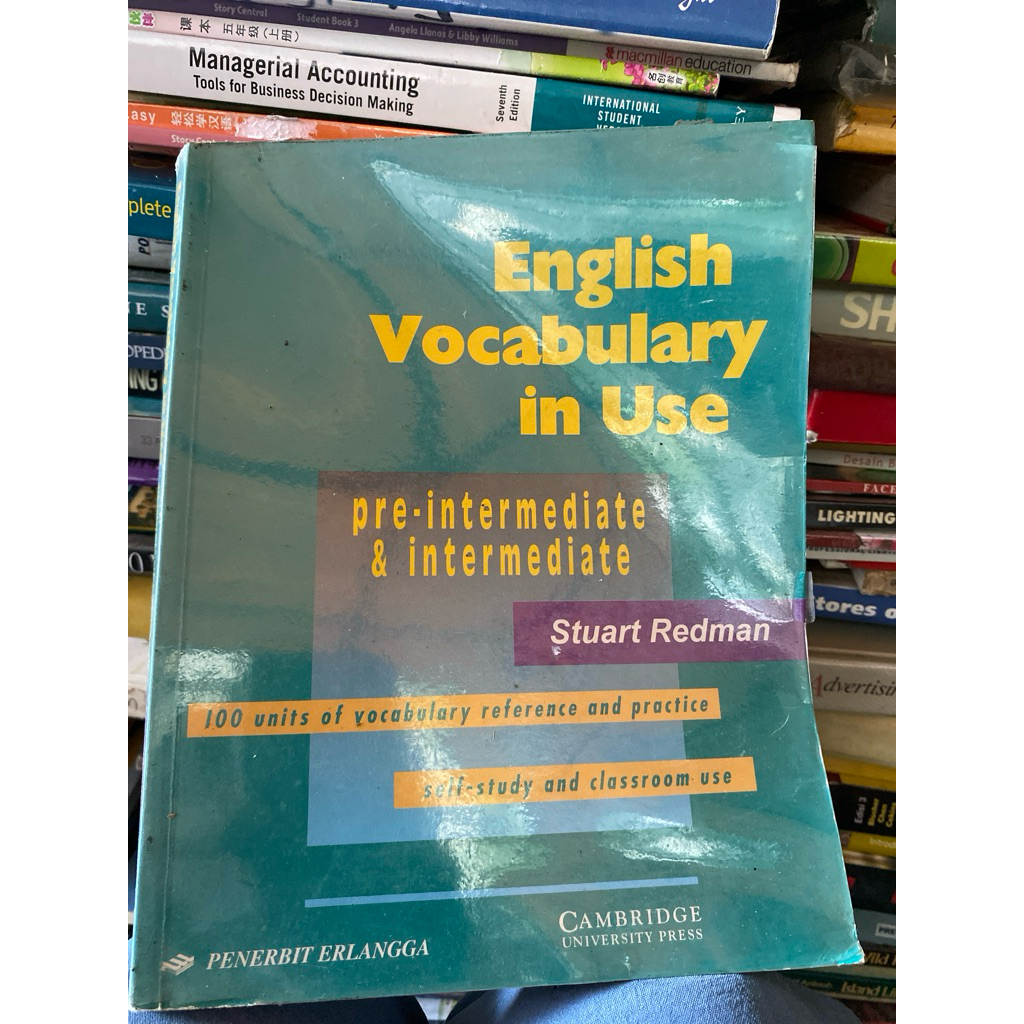ENGLISH VOCABULARY IN USE PRE INTERMEDIATE AMD INTERMEDIATE