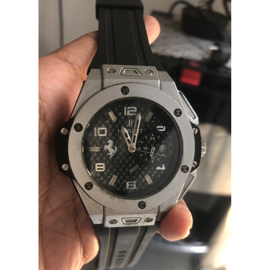 Jam Tangan Pria Hublot Quartz Ferrari Style – Dual Second Hand Start/Stop, Rubber Strap Sport | BACA