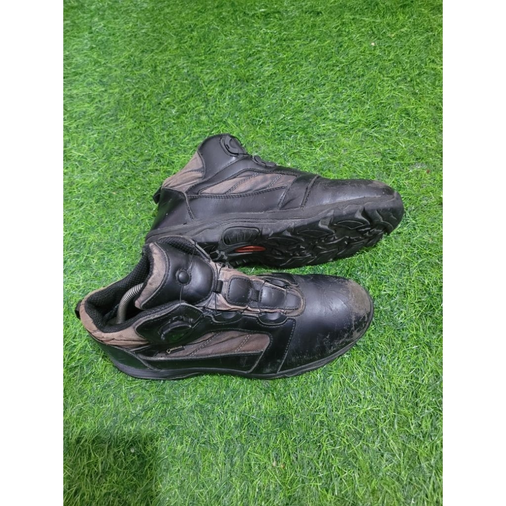 sepatu outdoor boa size 42
