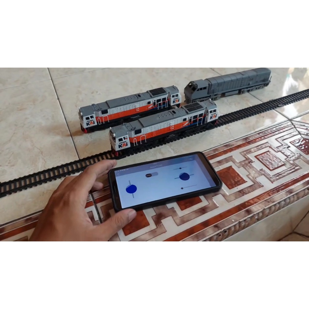 Miniatur Lokomotif CC206 Kereta Api Indonesia Remot Control Skala HO / 1:87