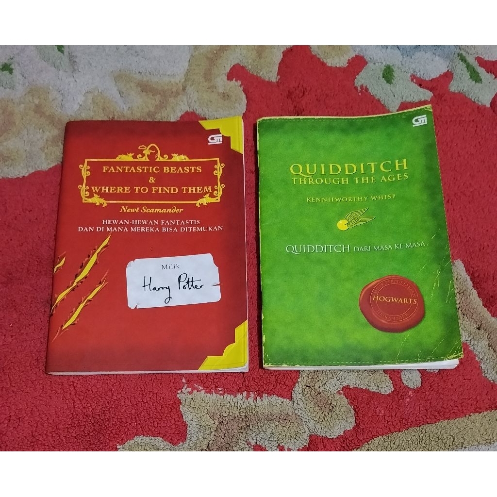Buku Harry Potter Bloomsbury edition sepaket 2buku 100%ORI preloved kondisi bagus koleksi pribadi