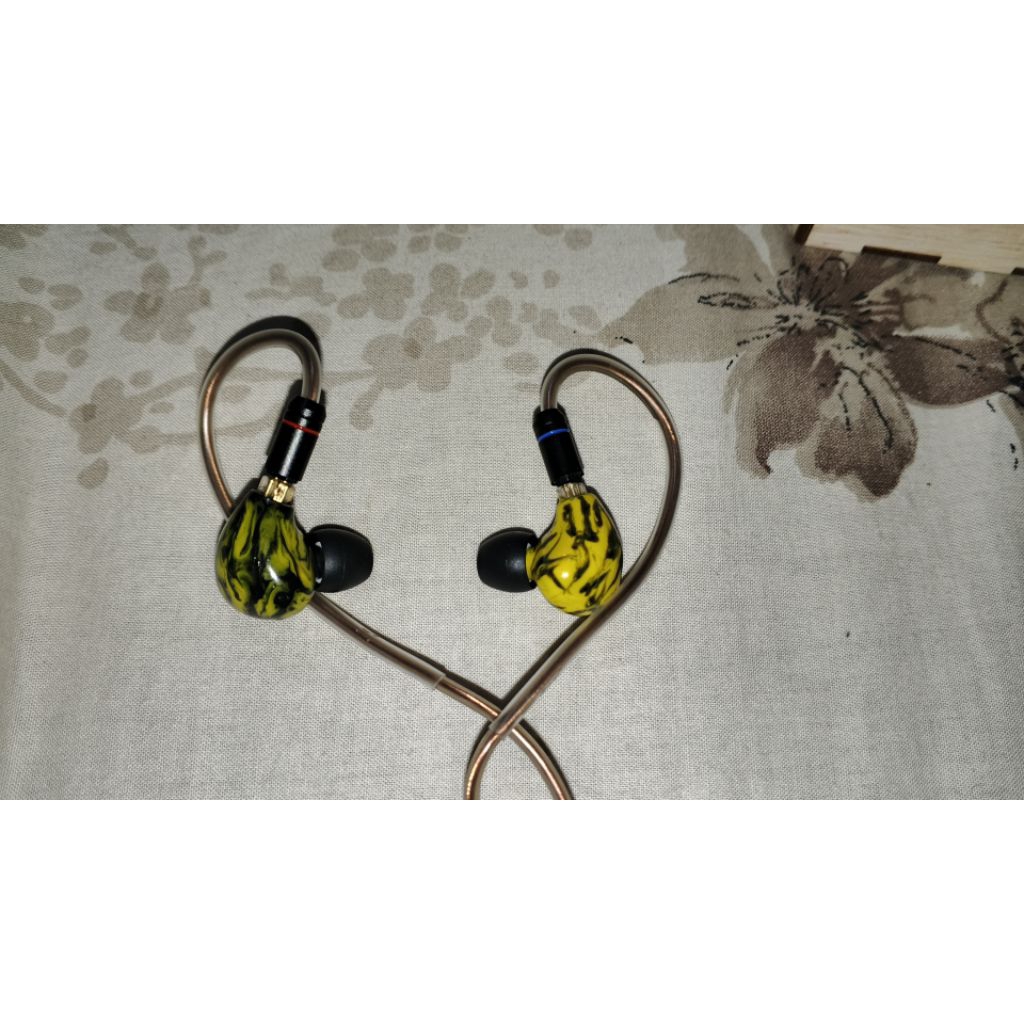 iem legend blon bl-03 oldgen modif refinement internal wire dan housing dibuat art custom Tiger by A