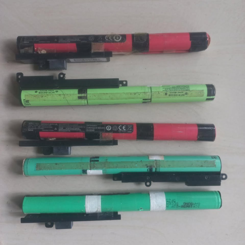 Batre Bekas Laptop Kondisi Rusak