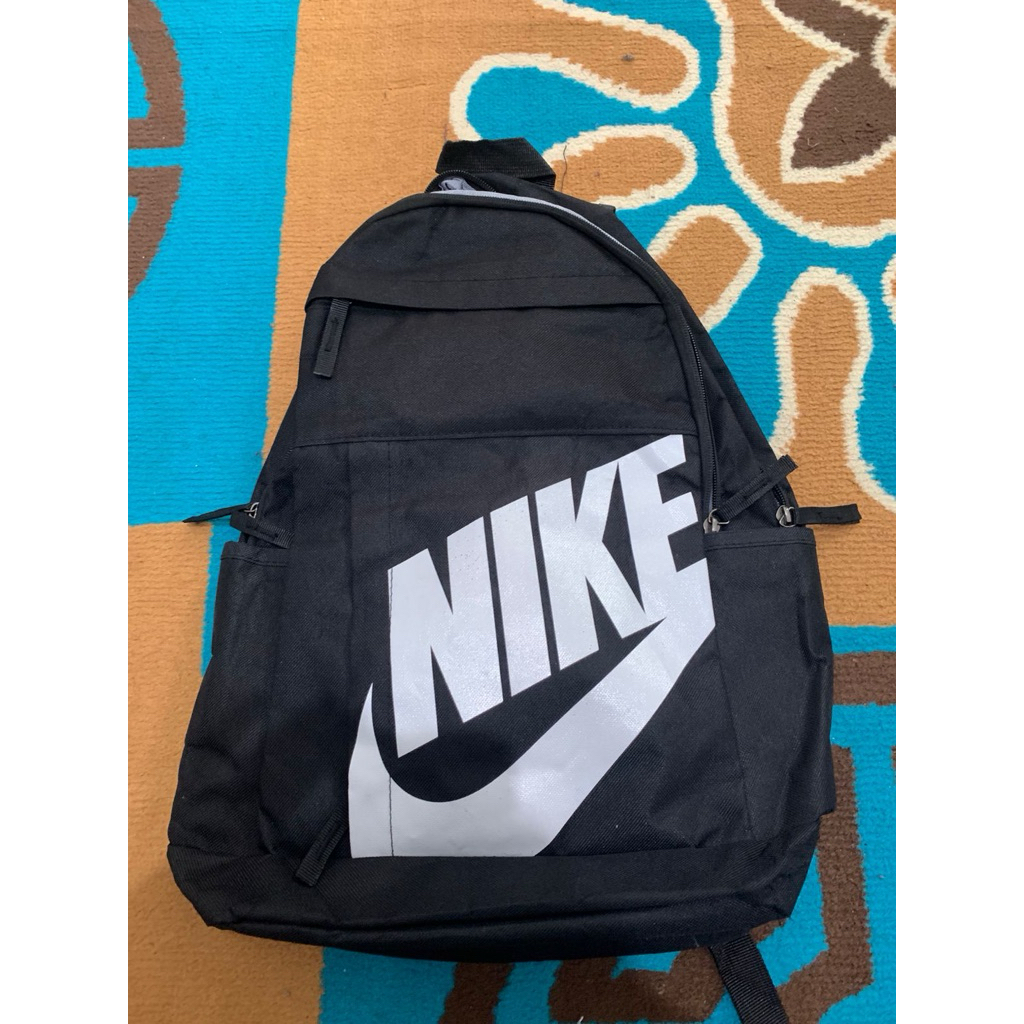 TAS NIKE KW