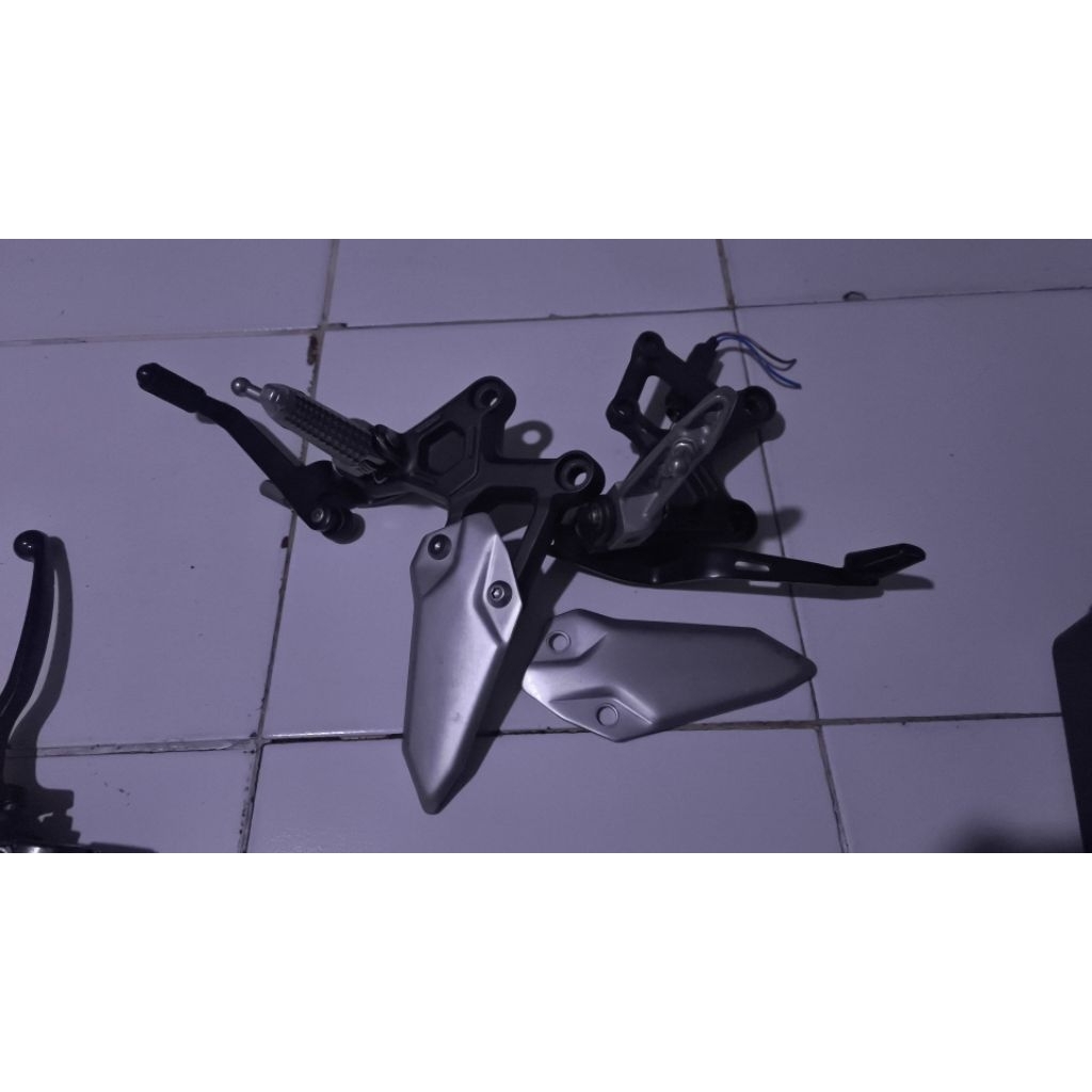 footstep underbone ZX25RR / ZX25R