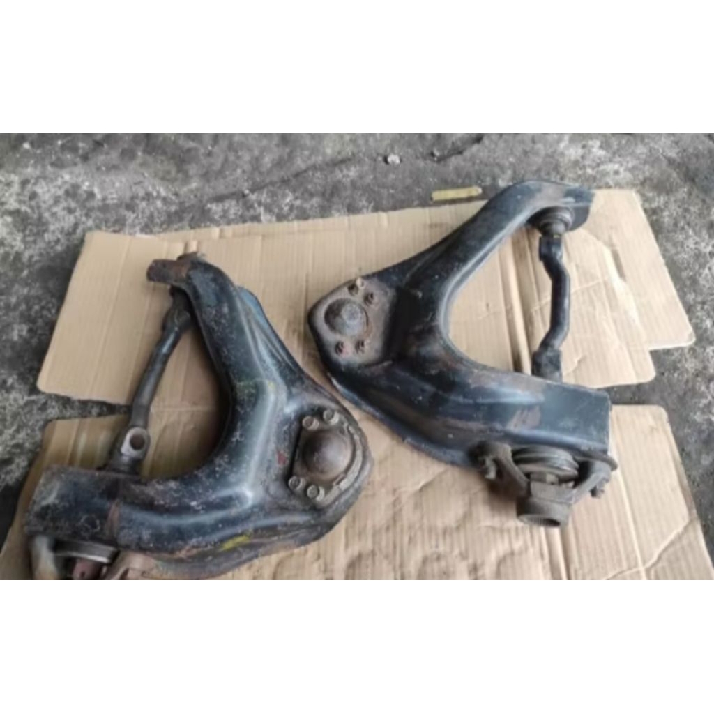 Lower arm atas toyota kijang super. kijang gren. kijang super. kijang kapsul original 2 pcs