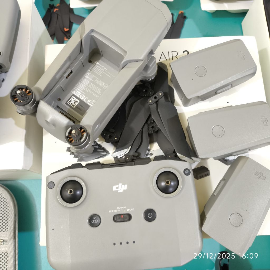 DJI MAVIC AIR 2 FLY MORE COMBO LIKE NEW