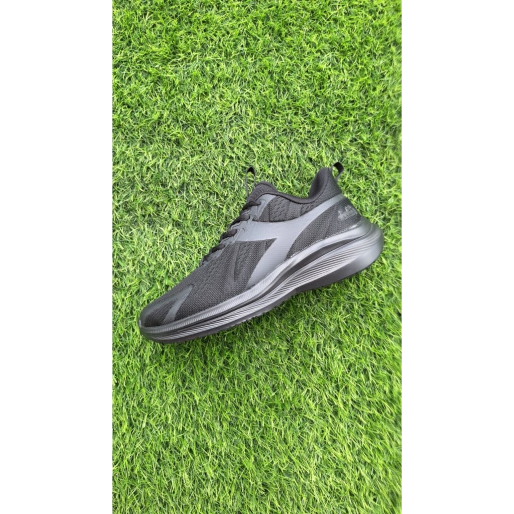 diadora kanguru men running shoes full black