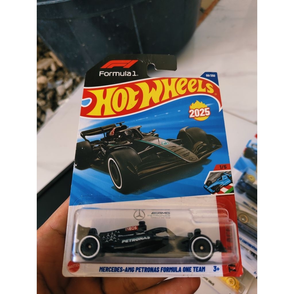 Mercedes Petronas F1 HotWheels (Card Kurang bagus)